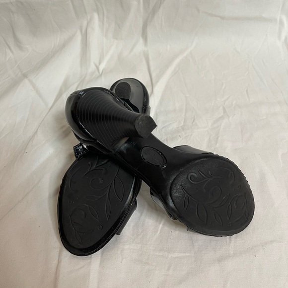 Unleash Vintage Glamour with ALDO's Formula 1-Inspired Heels - Picture 3 of 7